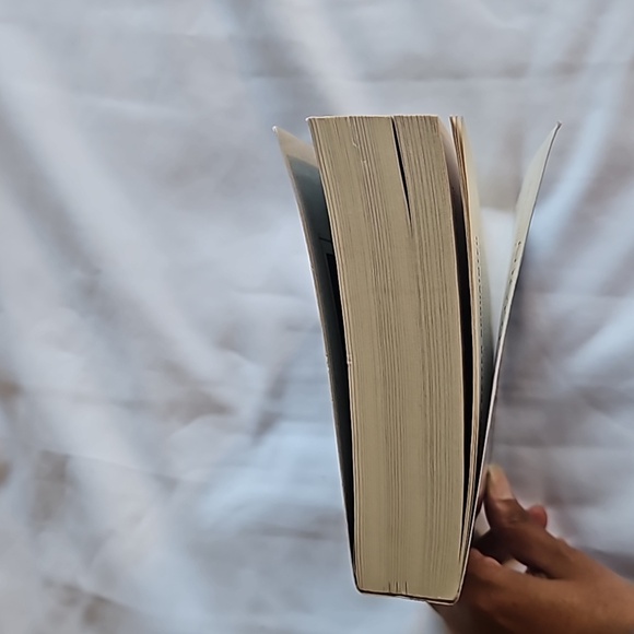 RIFT Andrea Cremer A Nigtshade Novel Speak Books Paperback 2013 Pre-owned - Picture 15 of 17